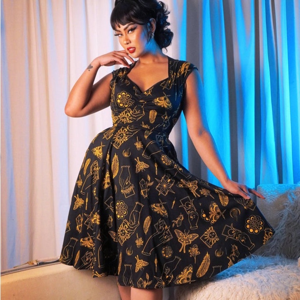Pinup Girl Clothing HEIDI DRESS IN STREGHERIA PRINT SATEEN Size L